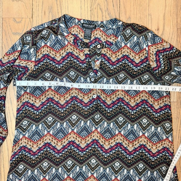 About A Girl Los Angeles Polyester Aztec Multi Color Blouse Top Size X-Large - Picture 10 of 12